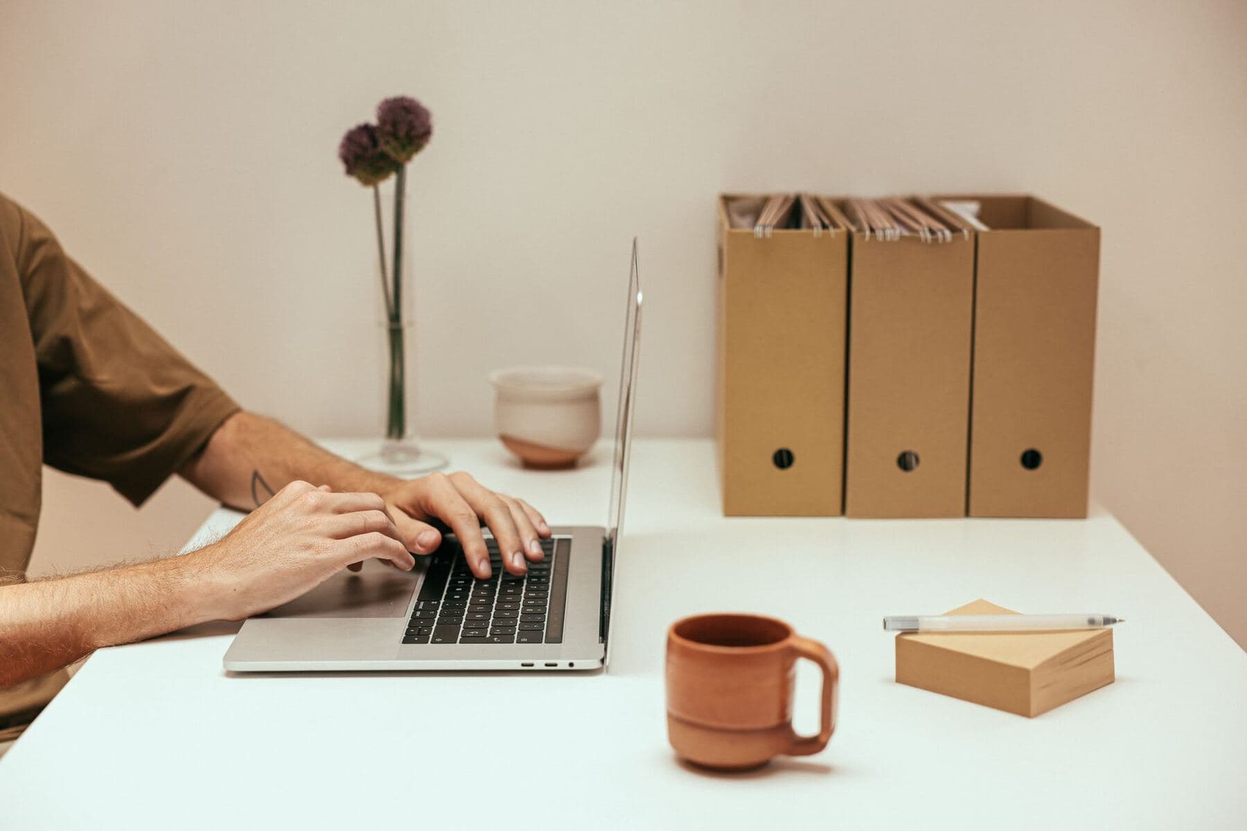 Illustration accompanying How to Download a Pinterest Board
