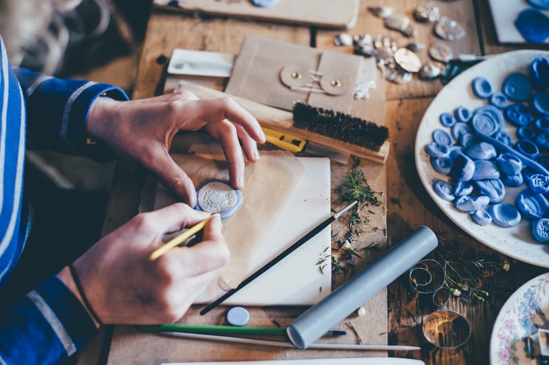 Packing handmade products to ship, a destination that sells without a blog