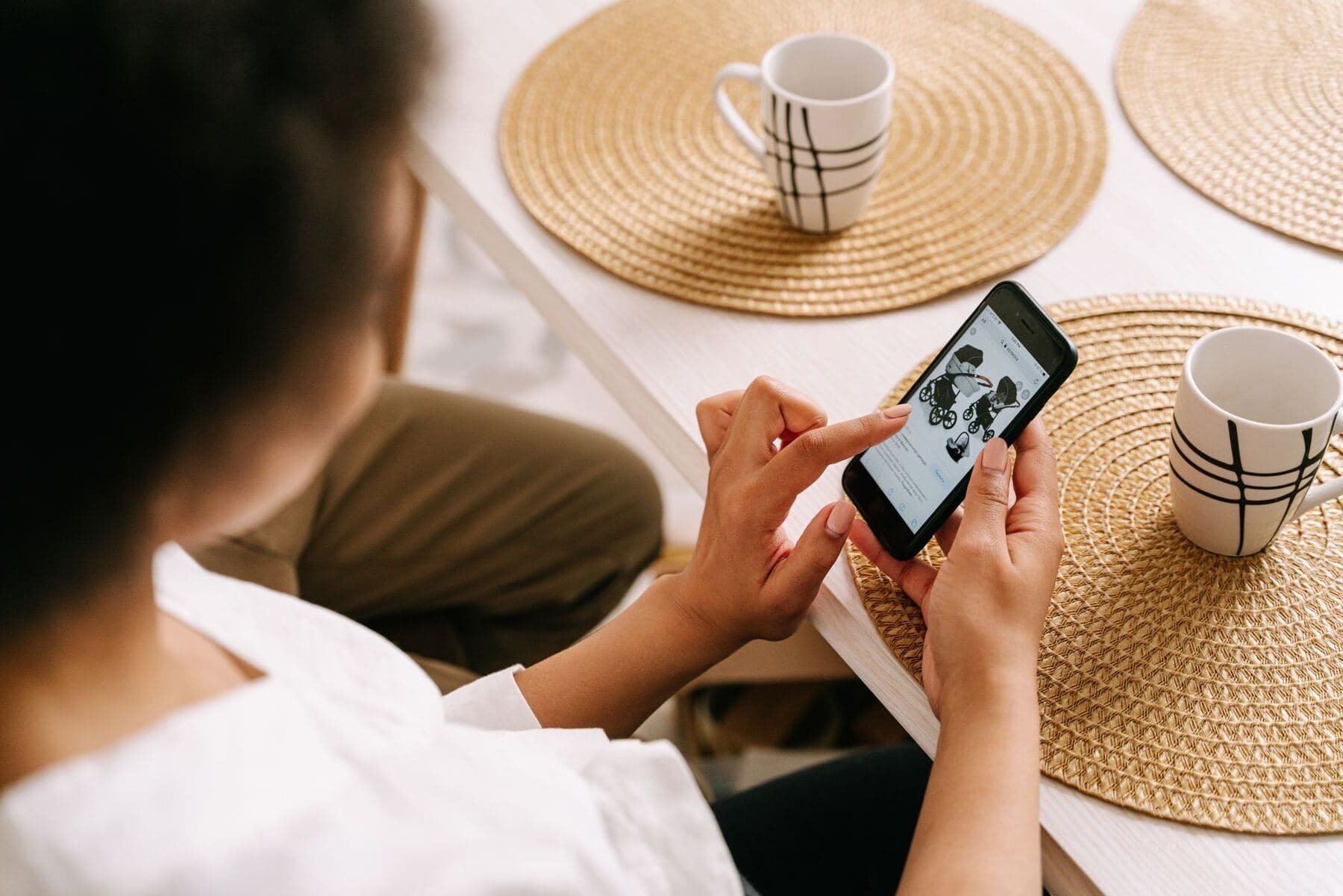 Person searching on a smartphone, the behaviour Pinterest SEO optimises for